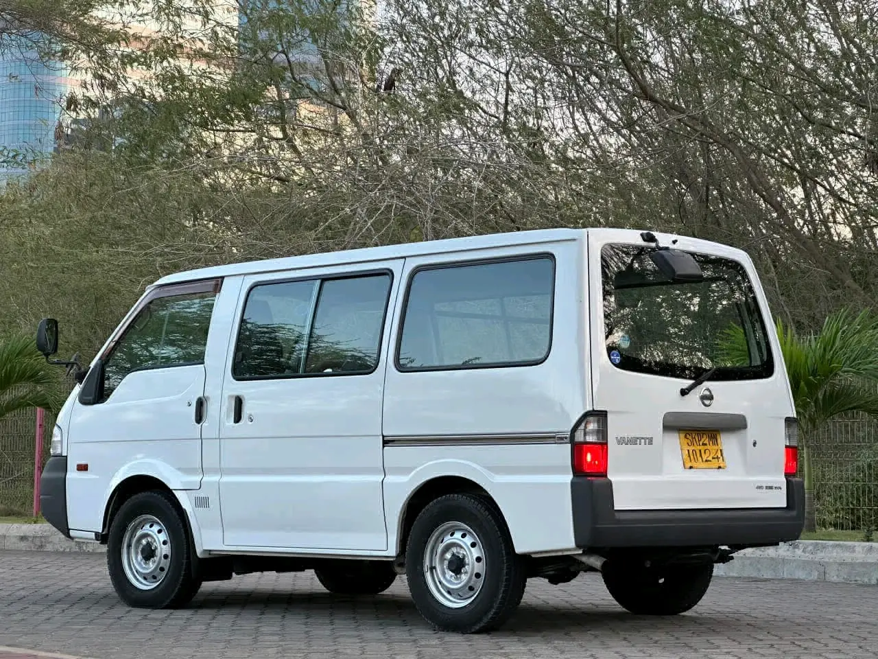 Nissan Vanette 2011 thumbnail 4