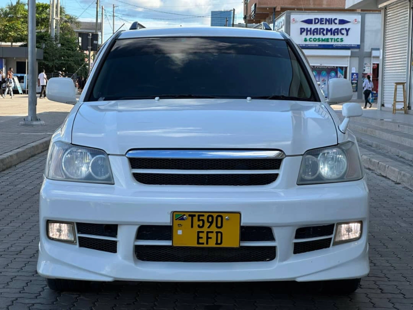 Toyota Kluger 2003 SUV with Tesla Screen thumbnail 3