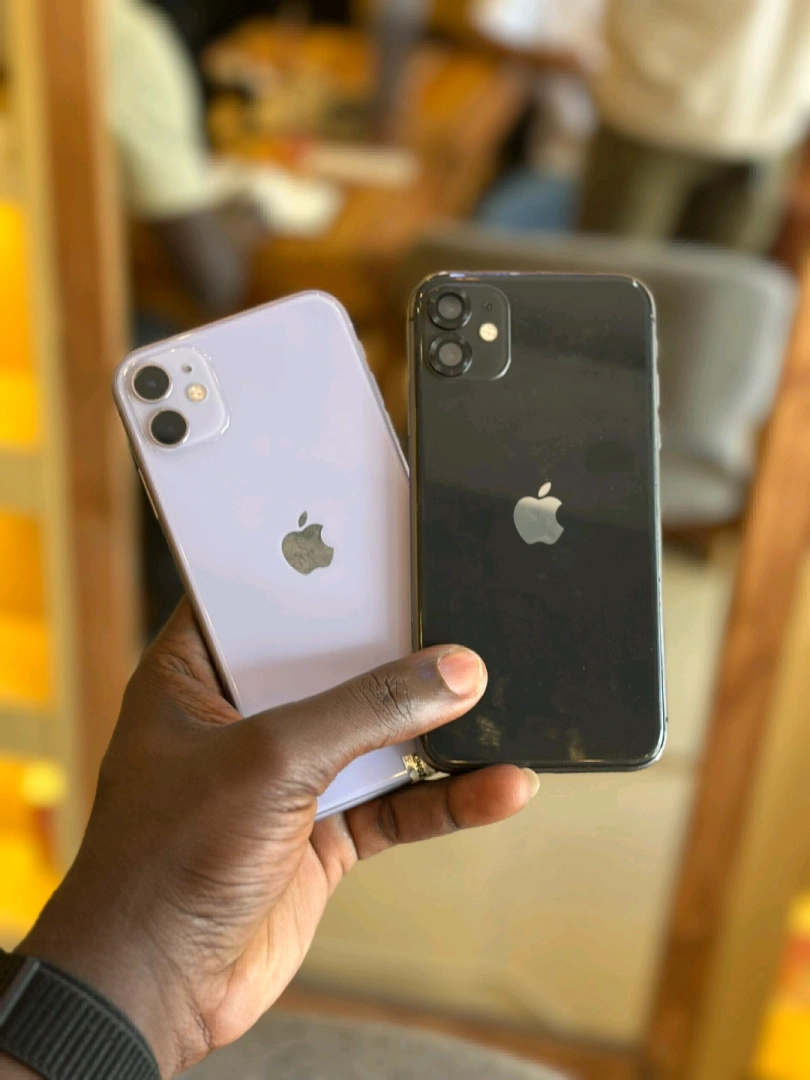 Used iPhone 11 128GB (Clean Condition) thumbnail 2
