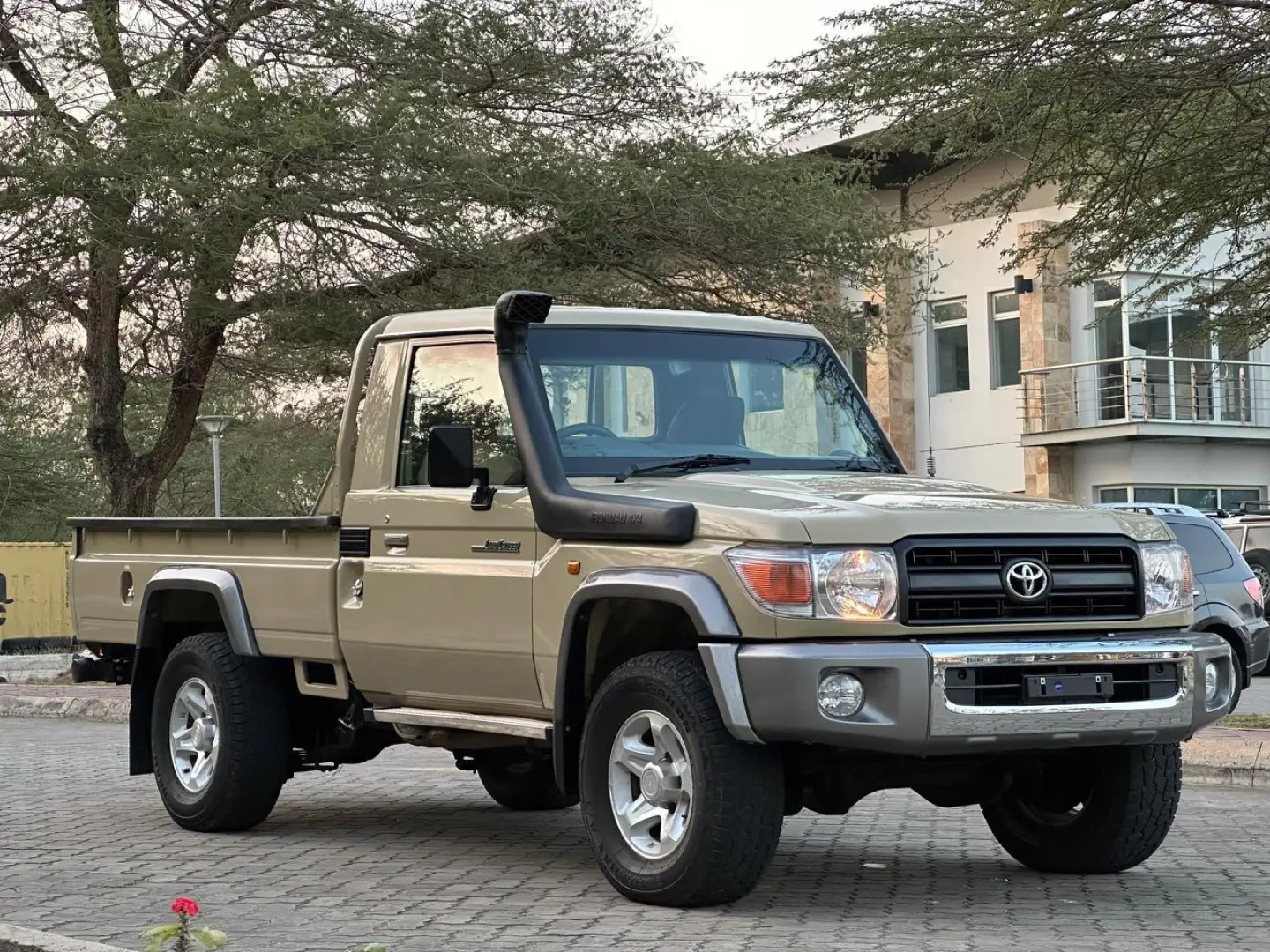 2017 Toyota Land Cruiser Hardtop Single Cabin thumbnail 7