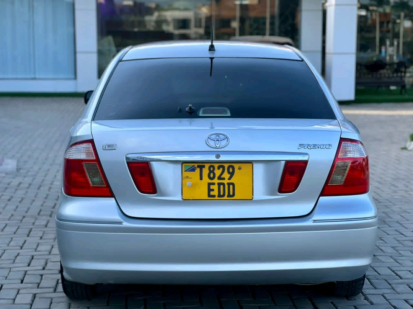 Toyota Premio F Sedan 1490cc Low Mileage thumbnail 2
