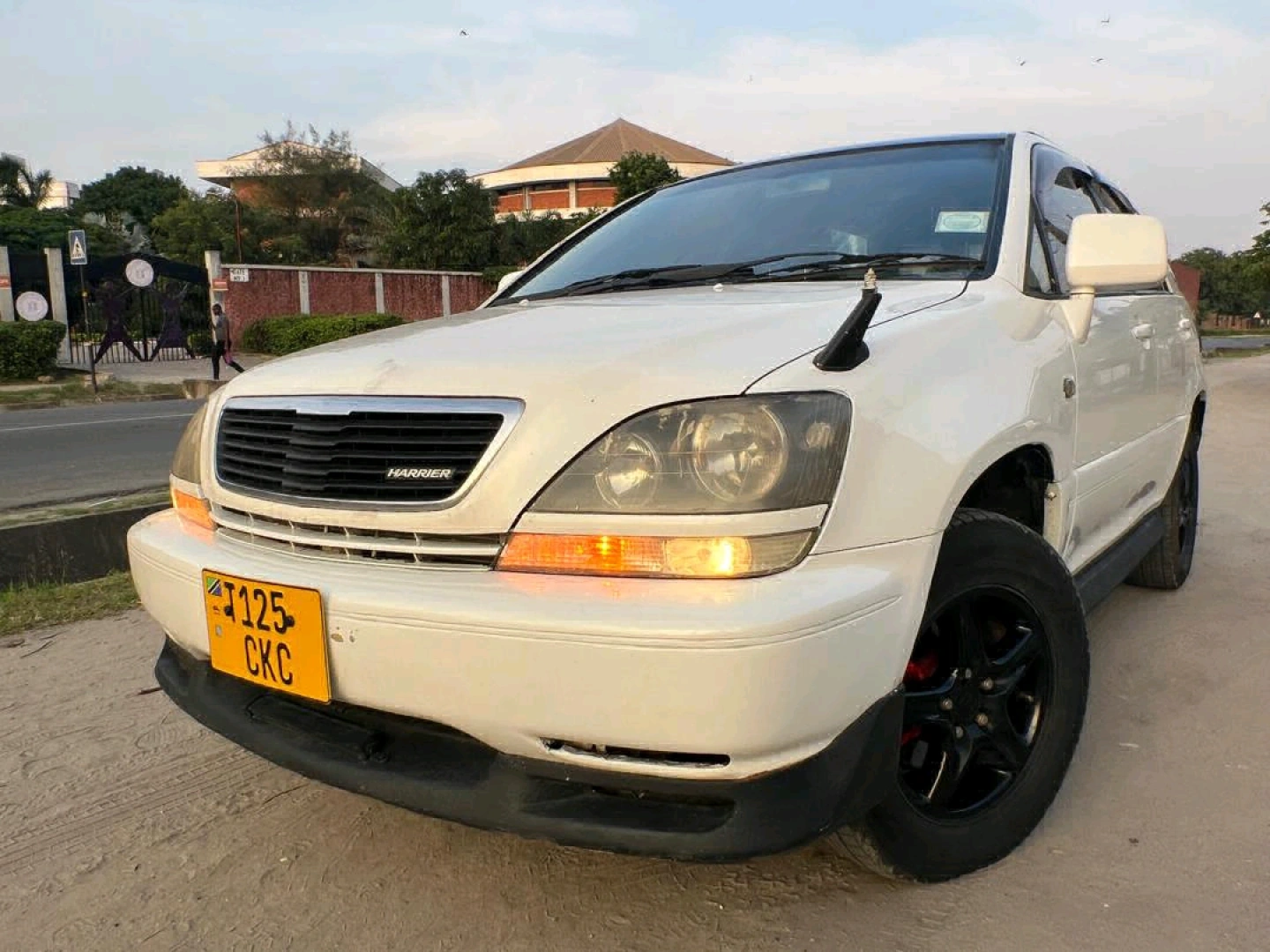 Toyota Harrier Old Model 1998, 2990 CC thumbnail 3
