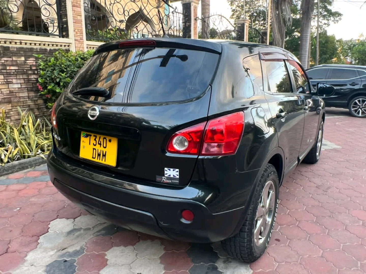Black Nissan Dualis (Qashqai) 2008 - 1990cc thumbnail 5