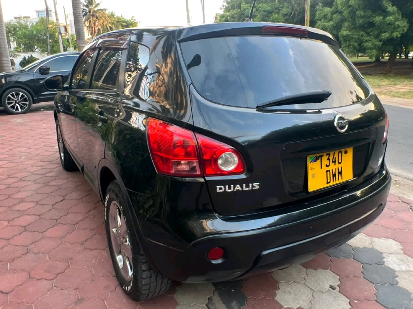 Black Nissan Dualis (Qashqai) 2008 - 1990cc thumbnail 6