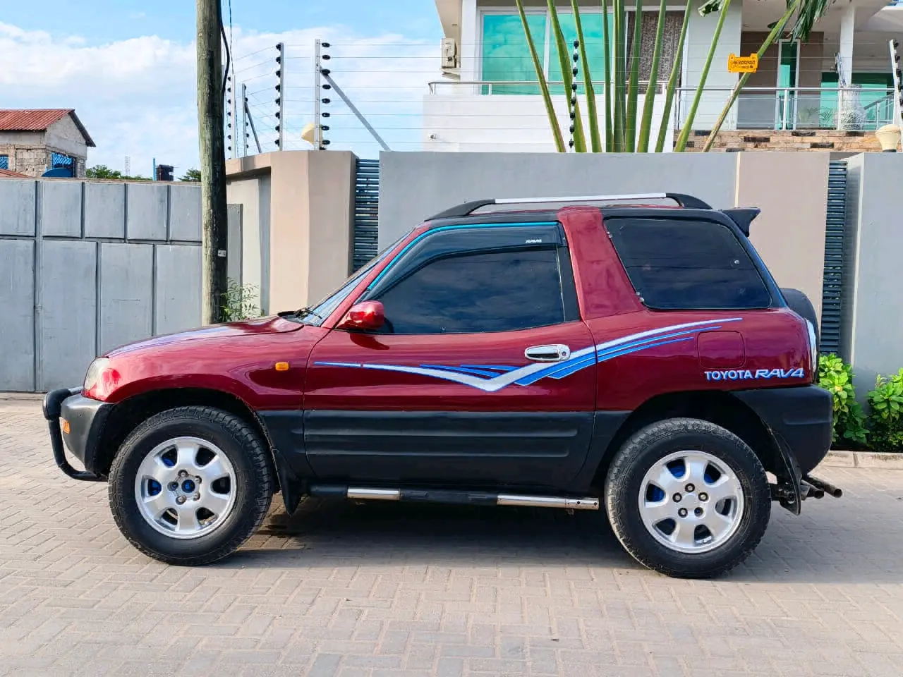 Toyota RAV4 3-Door (Old Kipisi) 2000 thumbnail 5