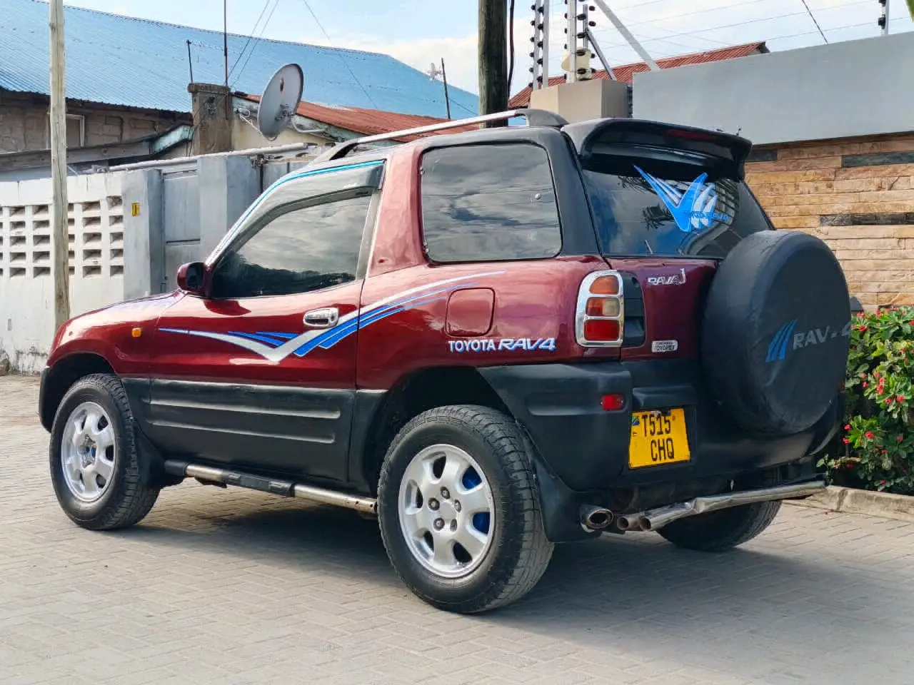Toyota RAV4 3-Door (Old Kipisi) 2000 thumbnail 7