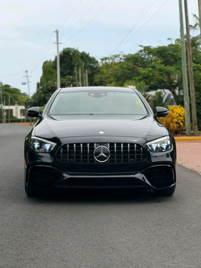 Mercedes-Benz E-Class Sedan 2017/2021