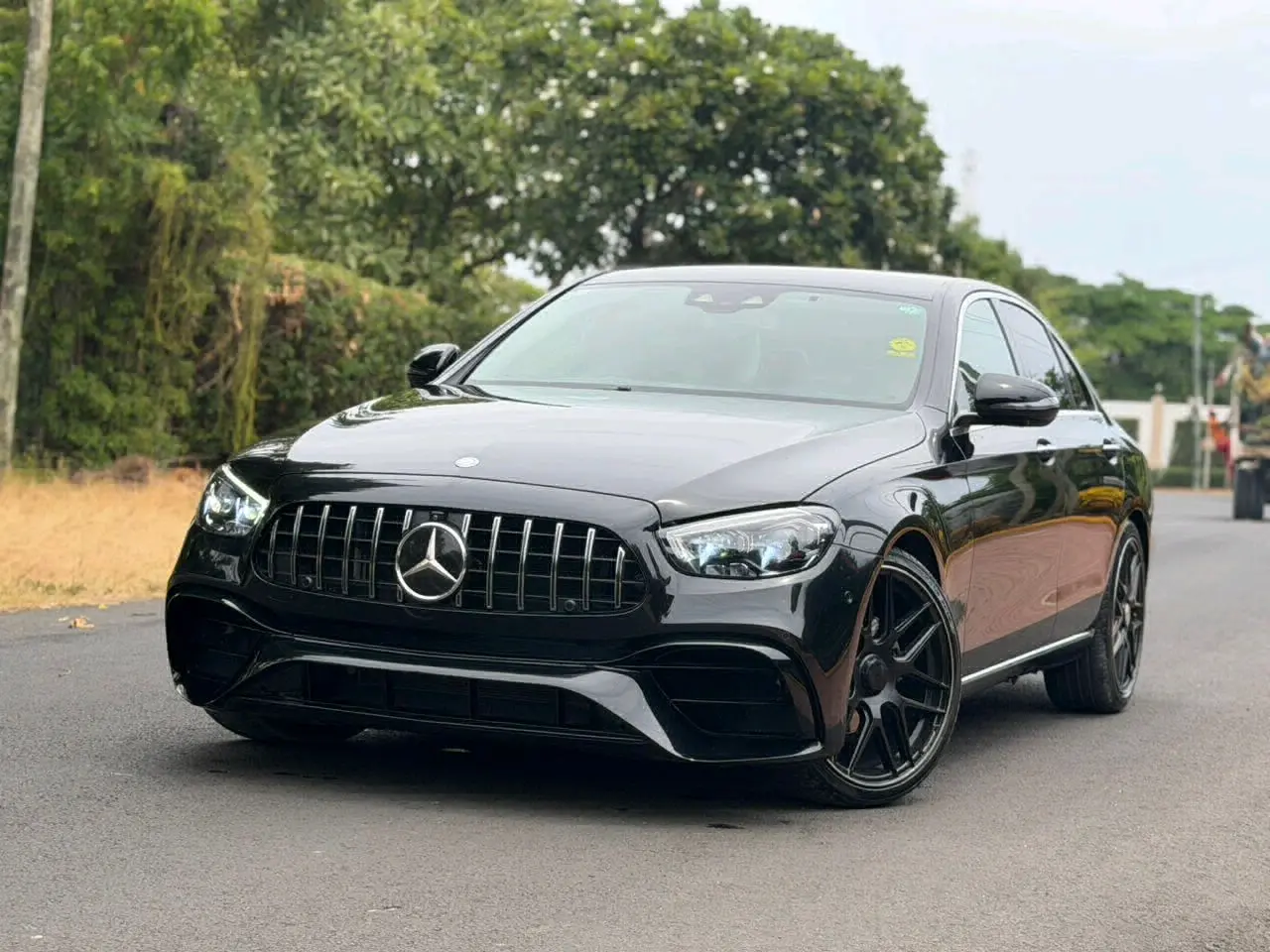 Mercedes-Benz E-Class Sedan 2017/2021 thumbnail 3