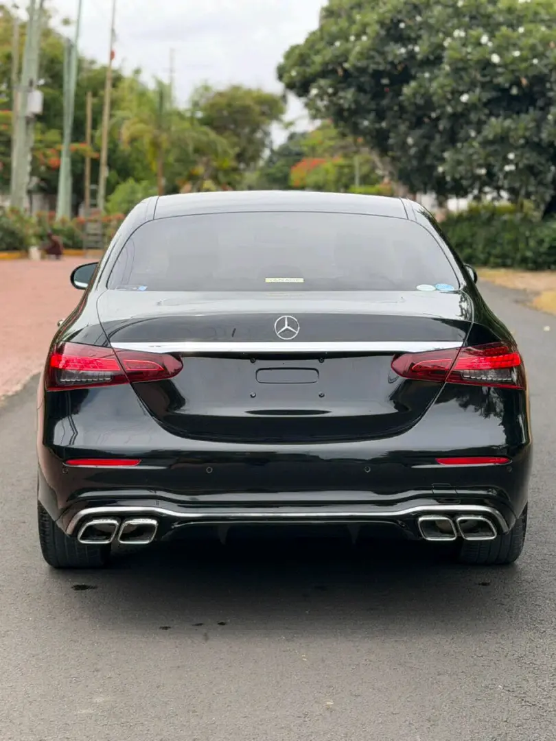 Mercedes-Benz E-Class Sedan 2017/2021 thumbnail 9