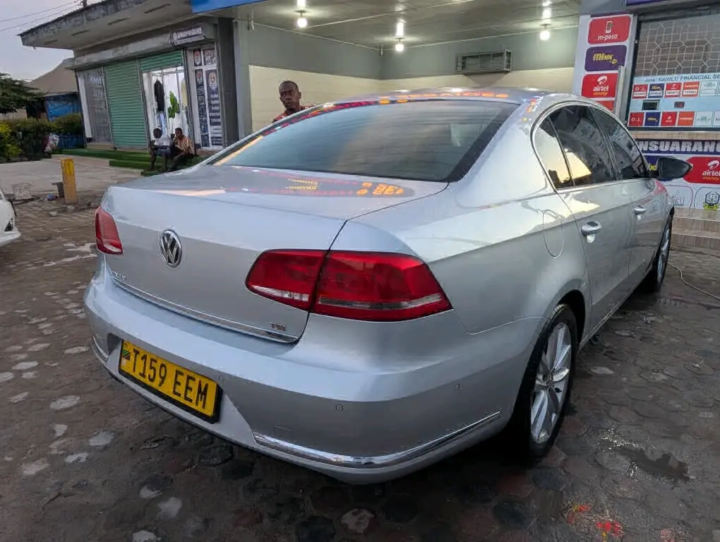 2013 Volkswagen Passat (EEM) thumbnail 3
