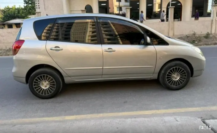 Toyota Ractis - Silver thumbnail 7