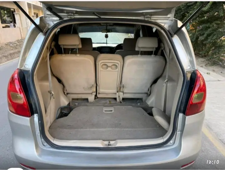 Toyota Ractis - Silver thumbnail 9
