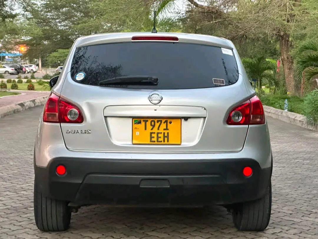 Nissan Dualis 2010 Silver thumbnail 4