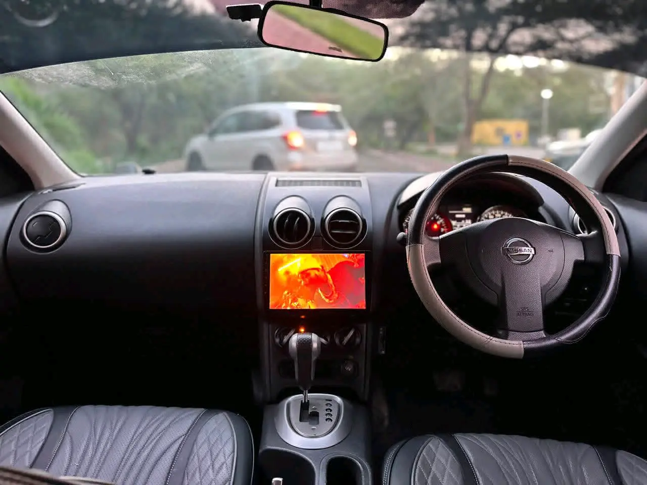 Nissan Dualis 2010 Silver thumbnail 8