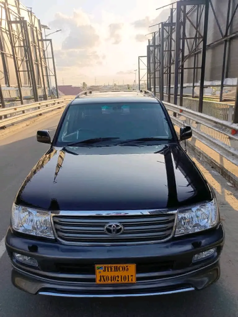 Toyota Land Cruiser VX Amazon 2005 Diesel thumbnail 2