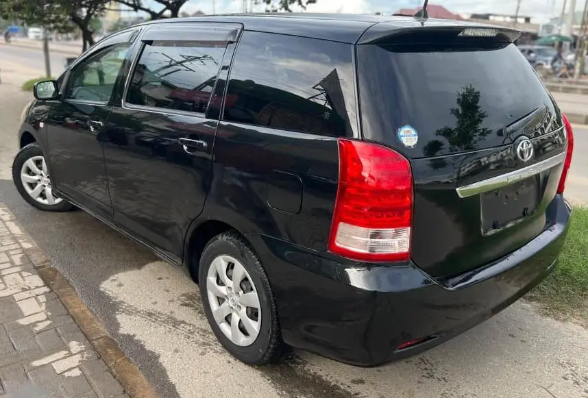 Toyota Wish 2006 thumbnail 2