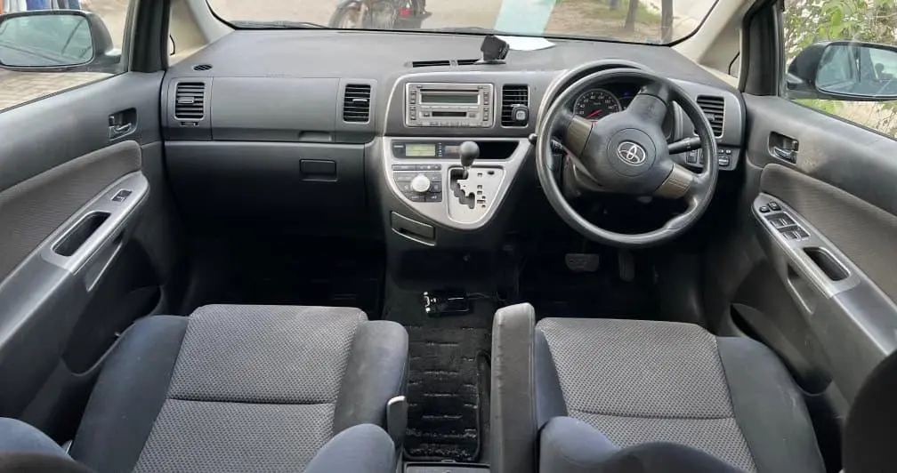 Toyota Wish 2006 thumbnail 4