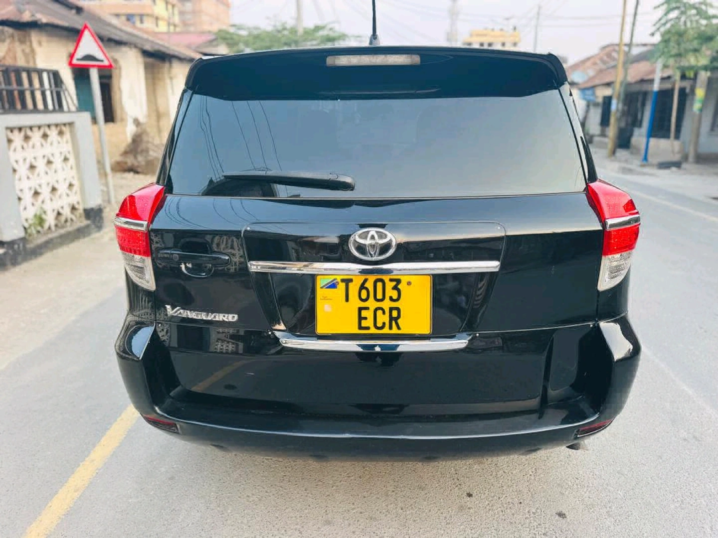Toyota Vanguard ECR 2011 SUV thumbnail 2