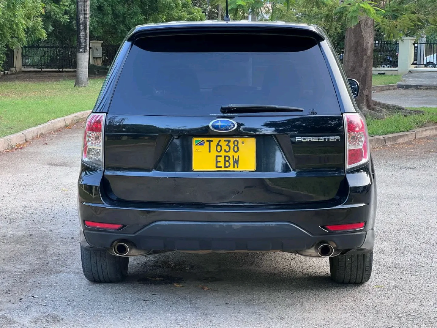 Black Subaru Forester 2009 SUV, 1990cc, Push Start thumbnail 3