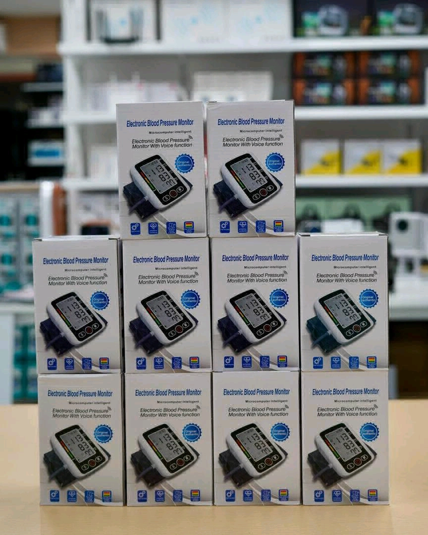 Microcomputer Intelligent Electronic Blood Pressure Monitor with Voice