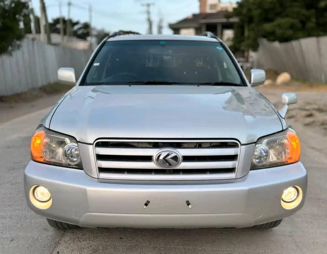 Toyota Kluger 2004 Silver, Clean Interior, Sports Rims