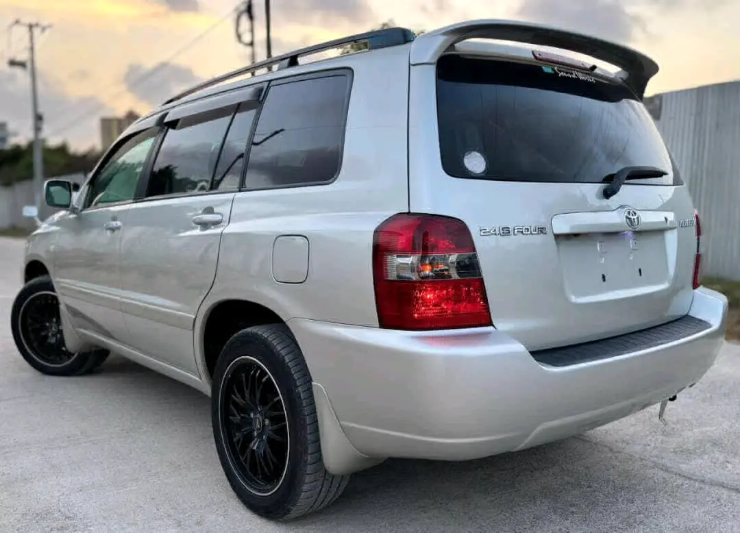 Toyota Kluger 2004 Silver, Clean Interior, Sports Rims thumbnail 3