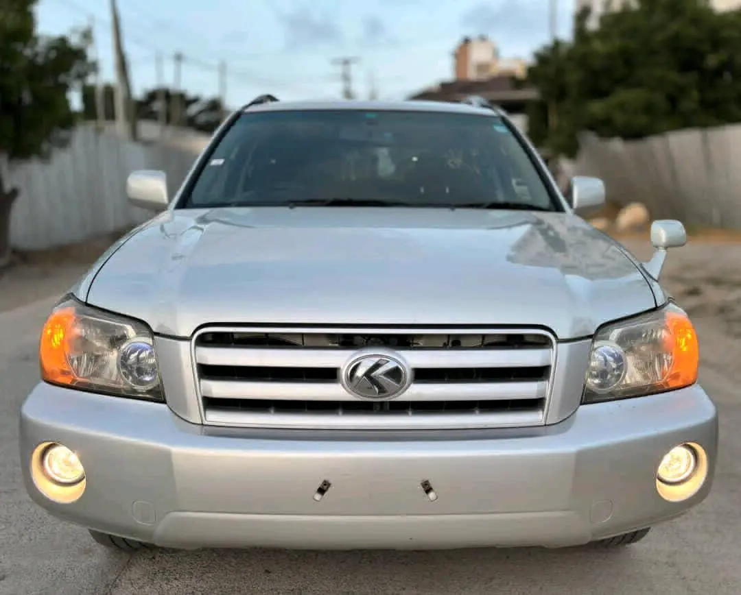Toyota Kluger 2004 Silver, Clean Interior, Sports Rims thumbnail 9