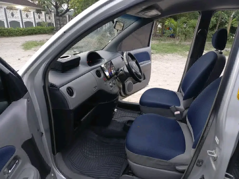 Toyota Sienta 2005 DXA thumbnail 4