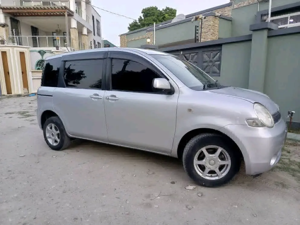 Toyota Sienta 2005 DXA thumbnail 8