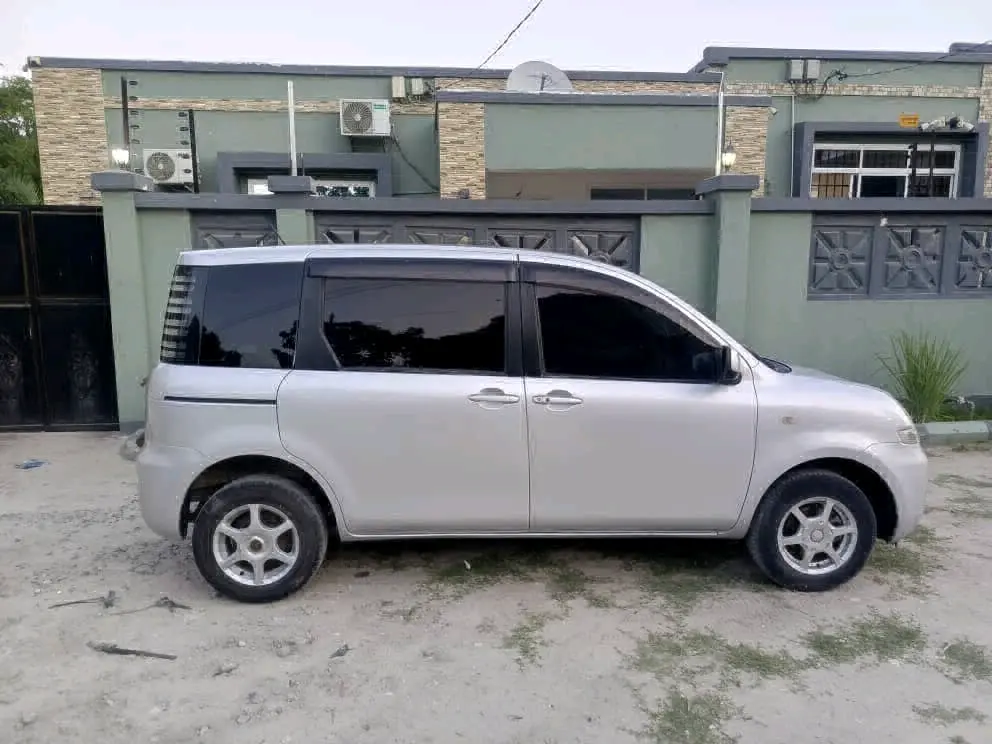 Toyota Sienta 2005 DXA thumbnail 9
