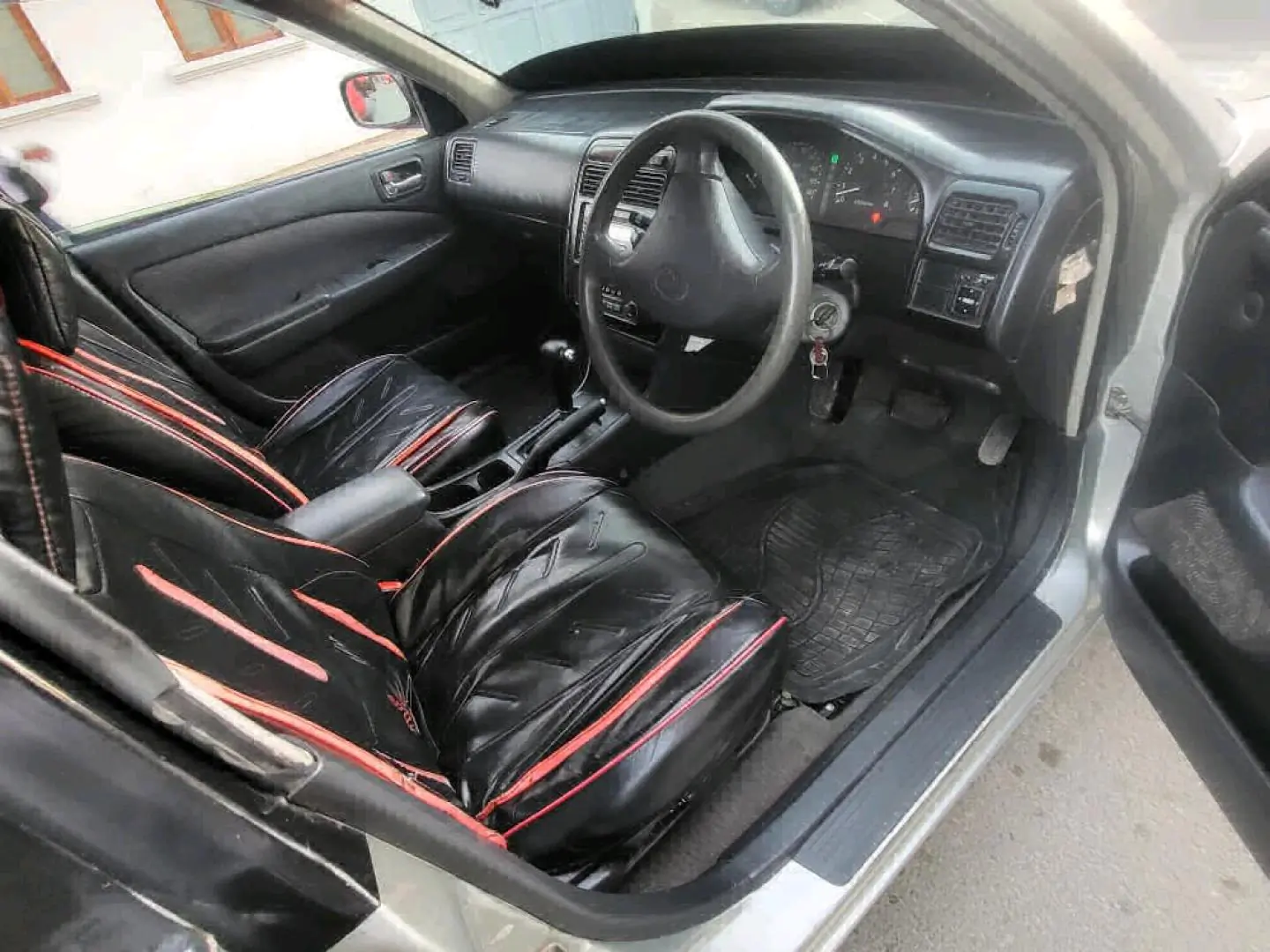 Toyota Carina Sedan 2001 for Sale thumbnail 9