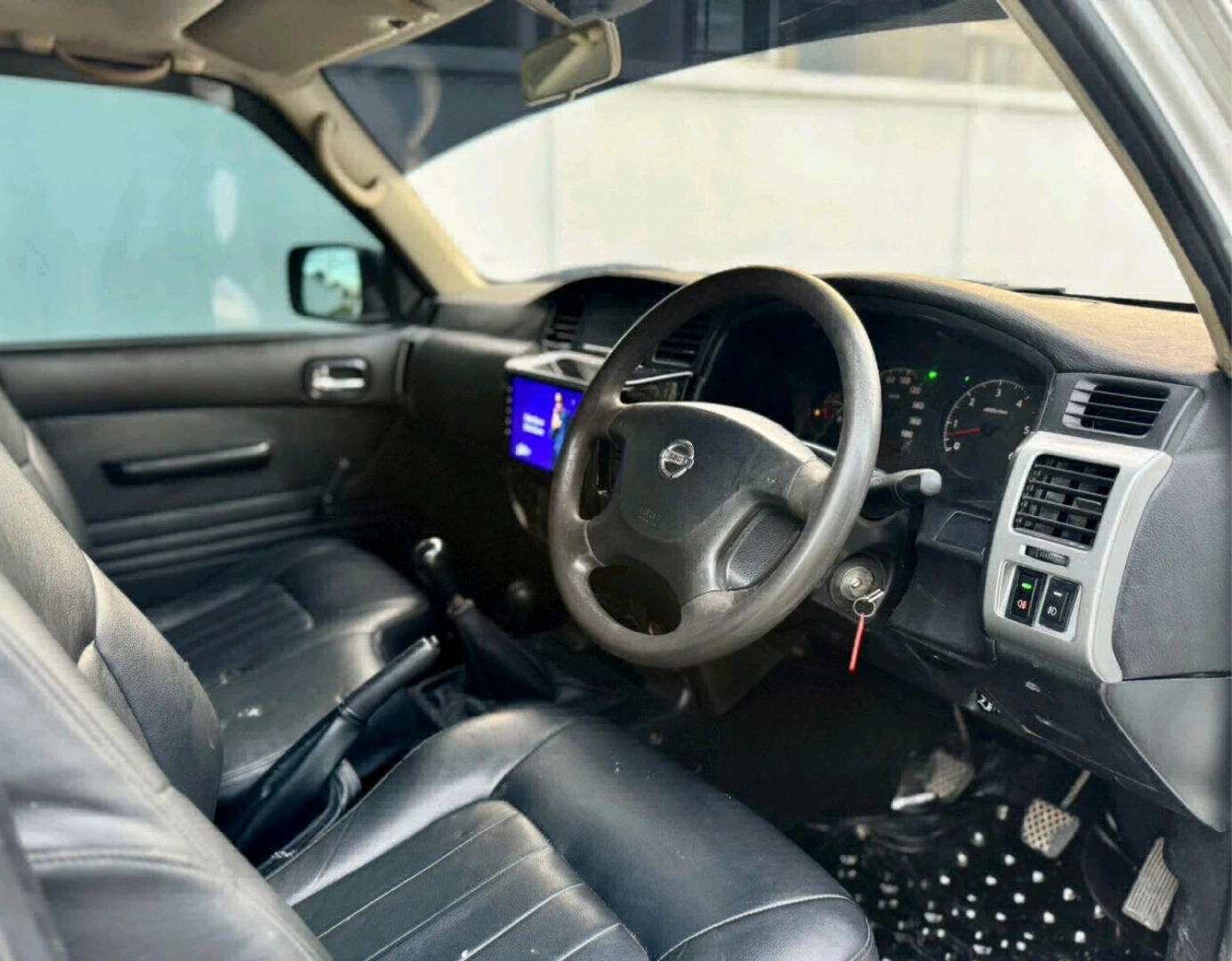 Used White Nissan Patrol SUV TD42 Diesel thumbnail 5