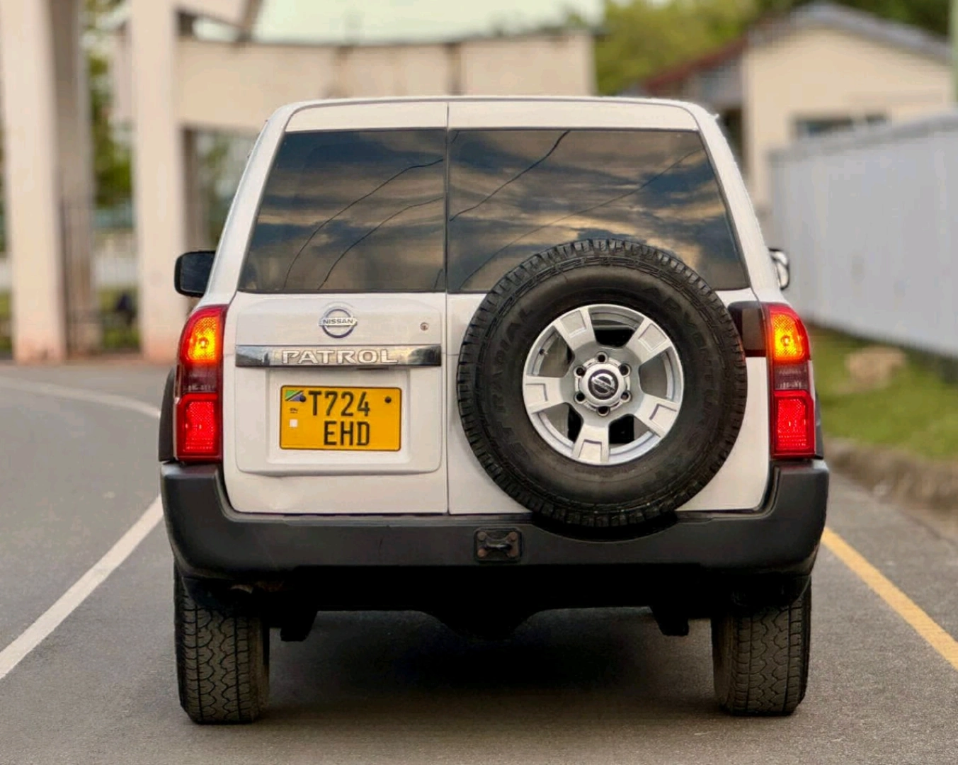 Used White Nissan Patrol SUV TD42 Diesel thumbnail 6