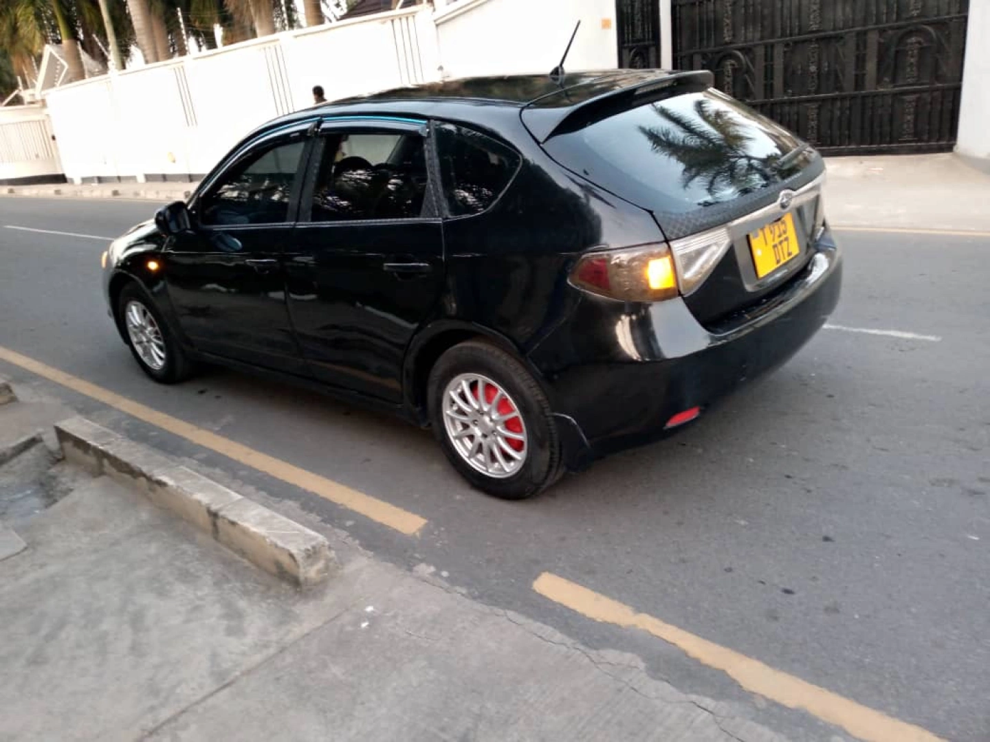 Black Subaru Impreza DTZ 1490 CC thumbnail 4