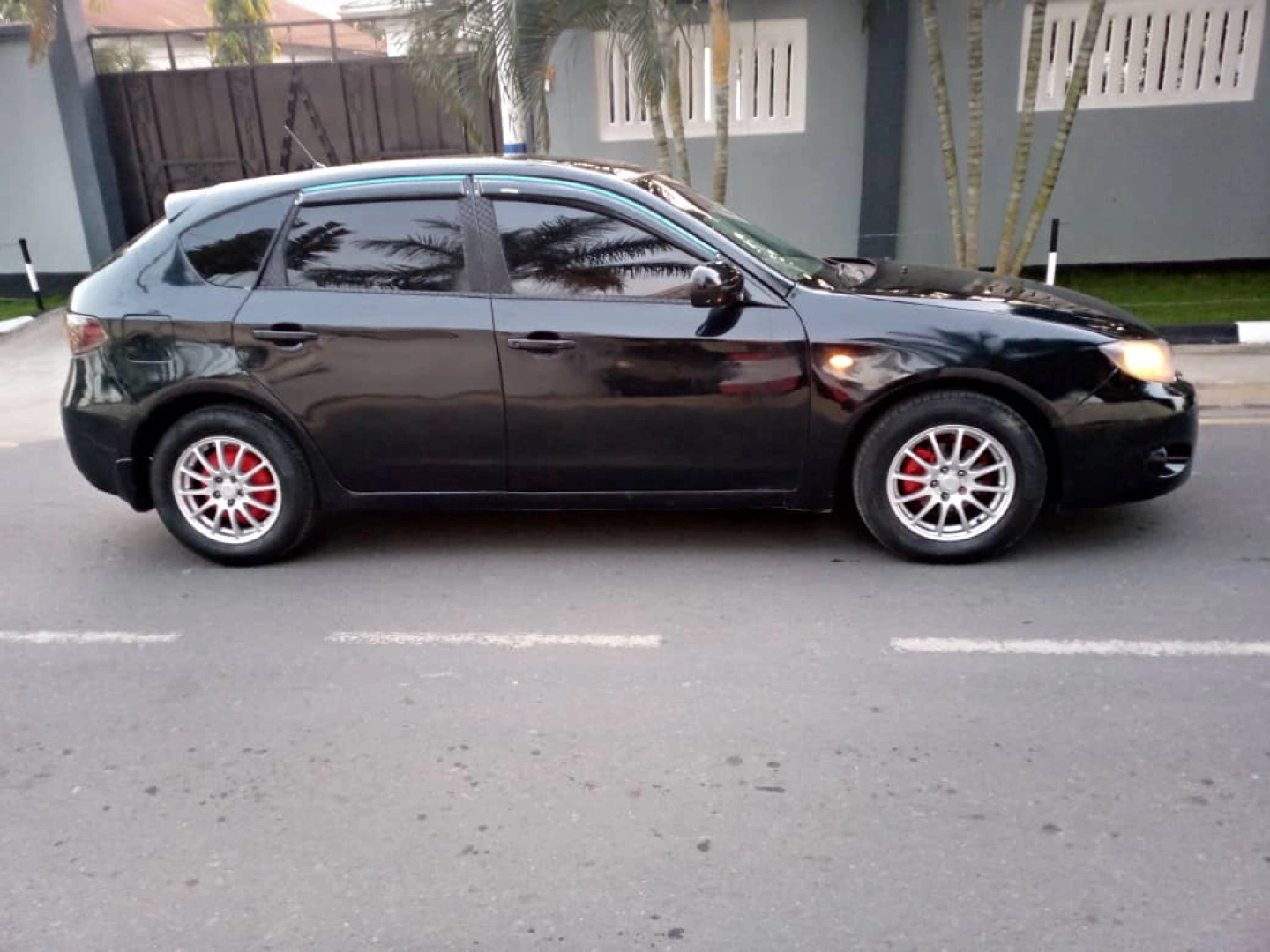 Black Subaru Impreza DTZ 1490 CC thumbnail 5