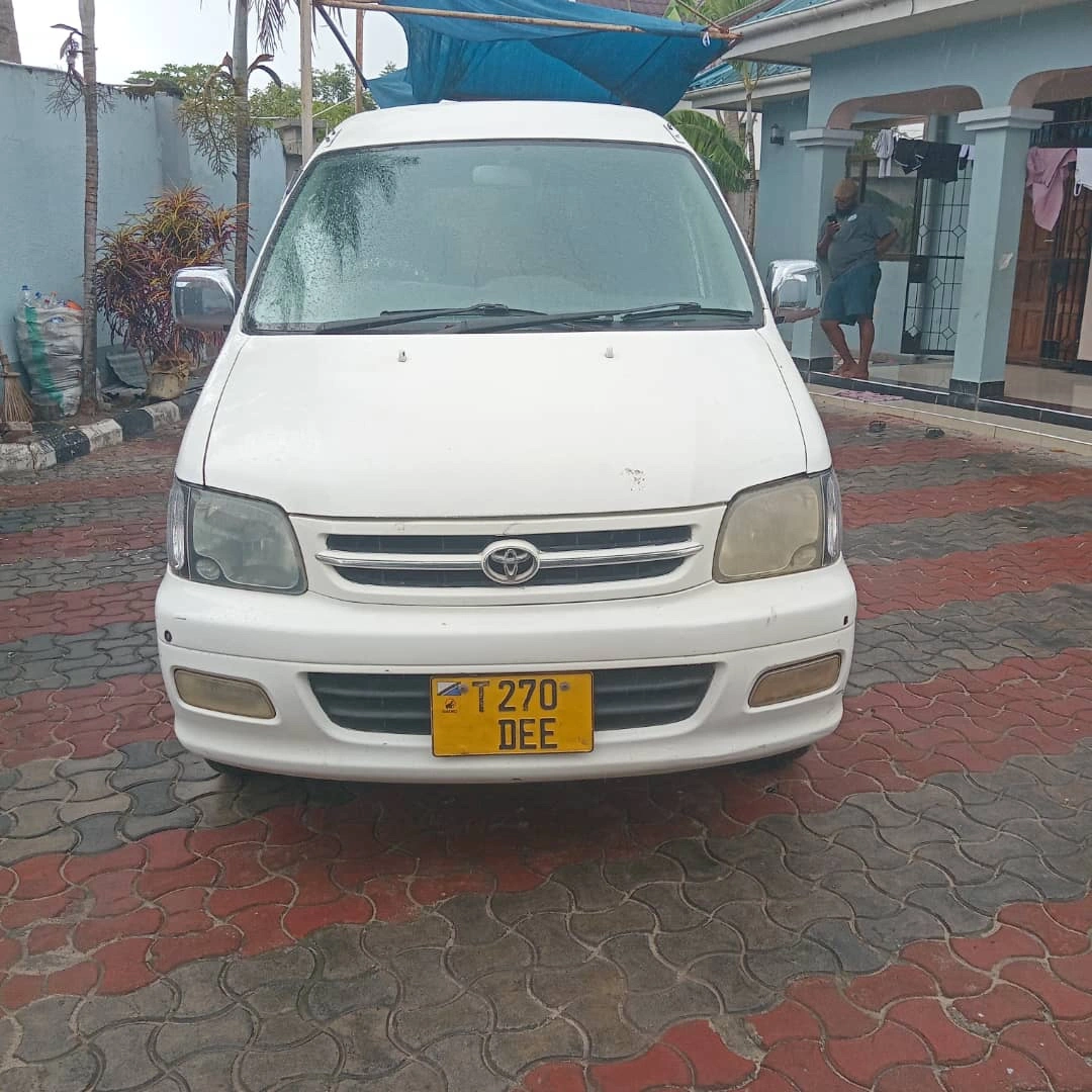 Toyota Noah SR40 Van 1999, Full AC, 2WD