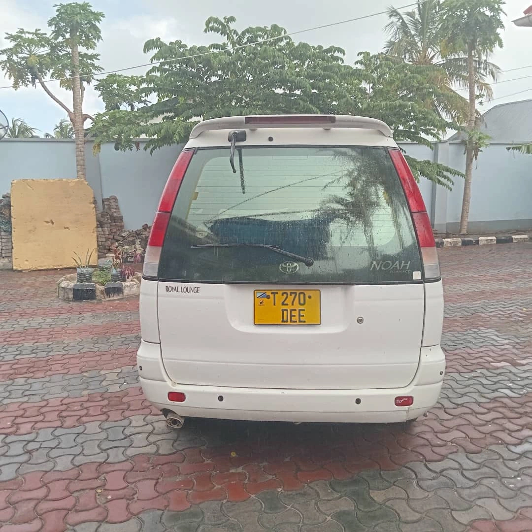 Toyota Noah SR40 Van 1999, Full AC, 2WD thumbnail 6