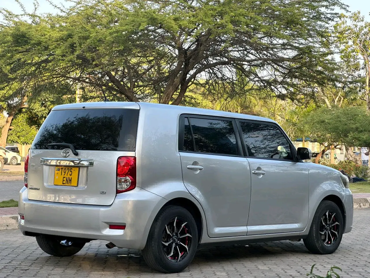 2009 Silver Toyota Rumion 1.5L thumbnail 3