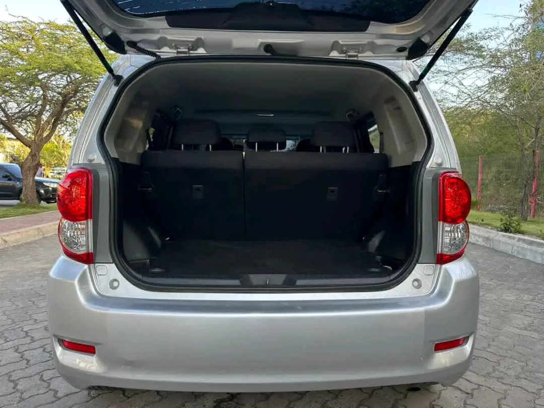 2009 Silver Toyota Rumion 1.5L thumbnail 5