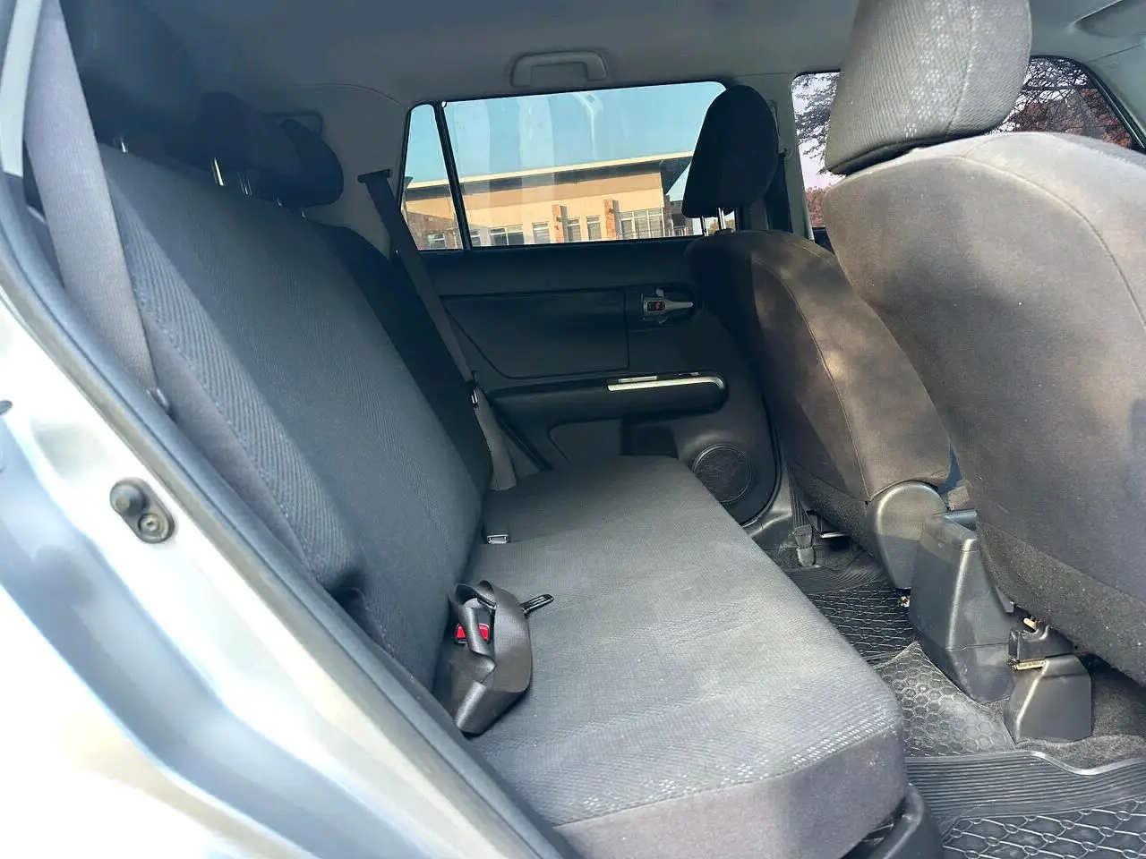 2009 Silver Toyota Rumion 1.5L thumbnail 6