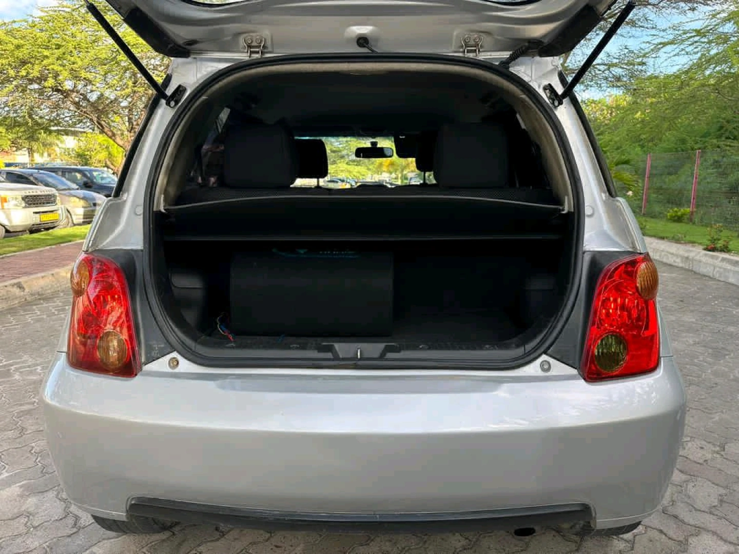 Toyota Ist 2004 Model (Reg DSZ) thumbnail 8