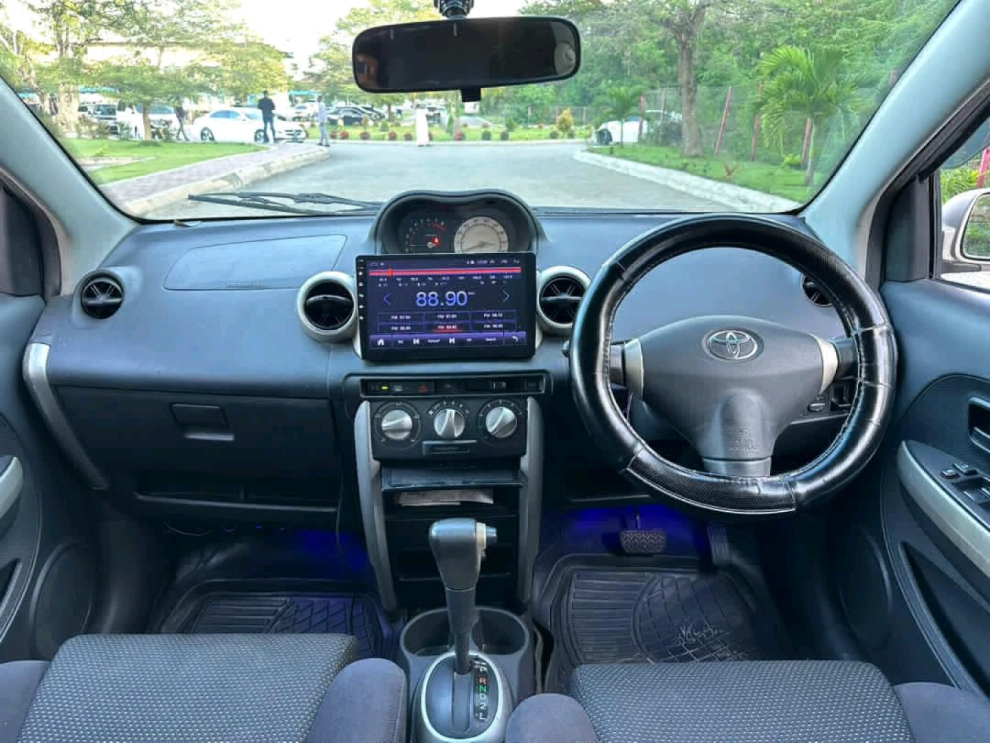 Toyota Ist 2004 Model (Reg DSZ) thumbnail 9