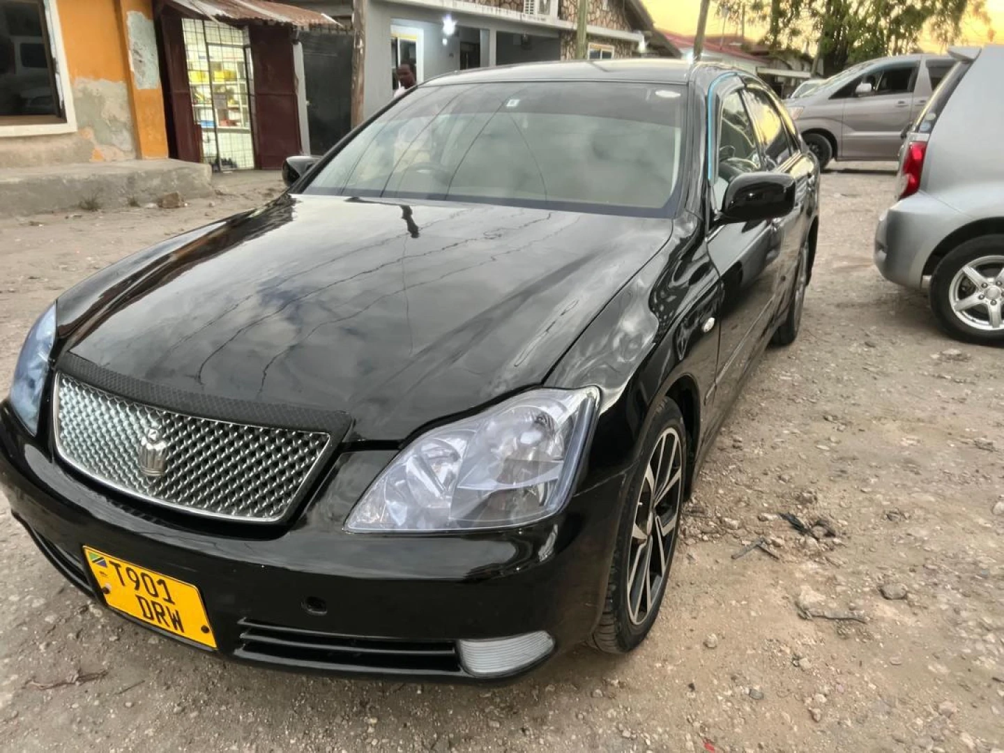 Black Toyota Crown Athlete 2004 (4GR Engine)