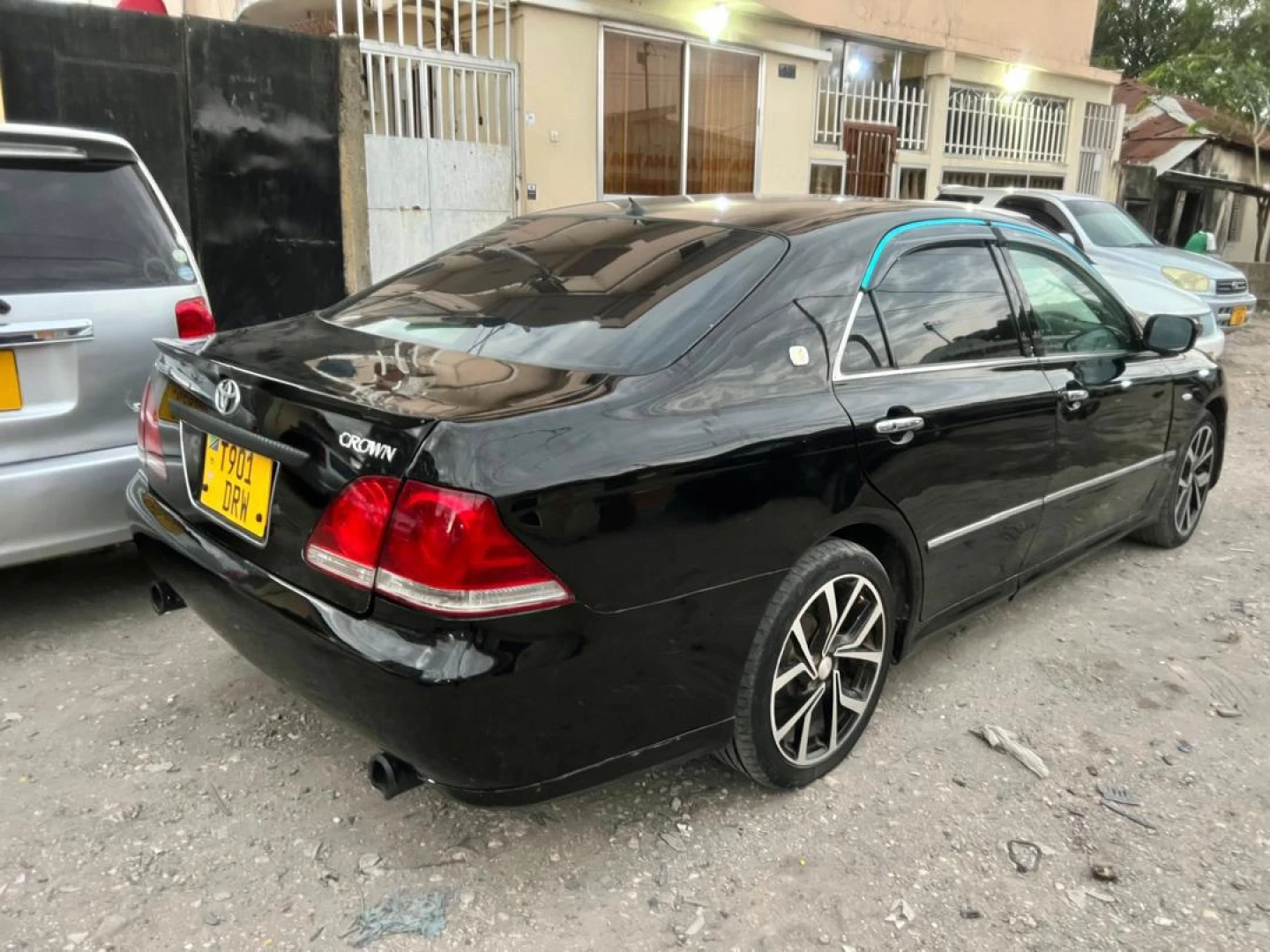 Black Toyota Crown Athlete 2004 (4GR Engine) thumbnail 3