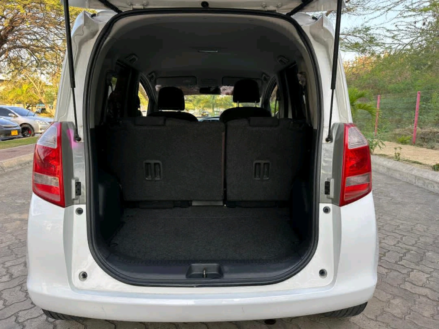 Toyota Ractis EKA 2007 Model for Sale thumbnail 7