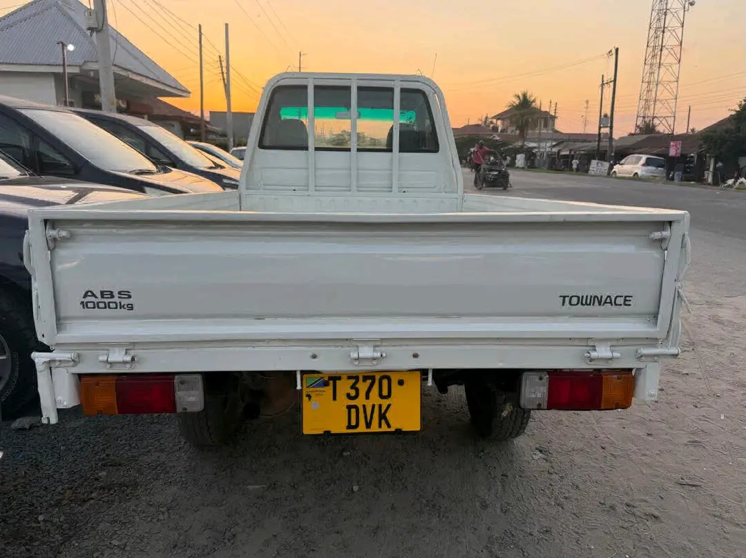 Toyota Townace Pickup (Reg DVK) thumbnail 4