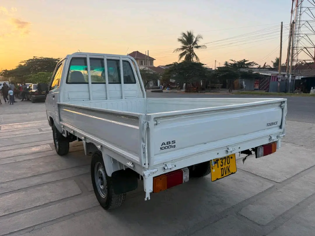 Toyota Townace Pickup (Reg DVK) thumbnail 7