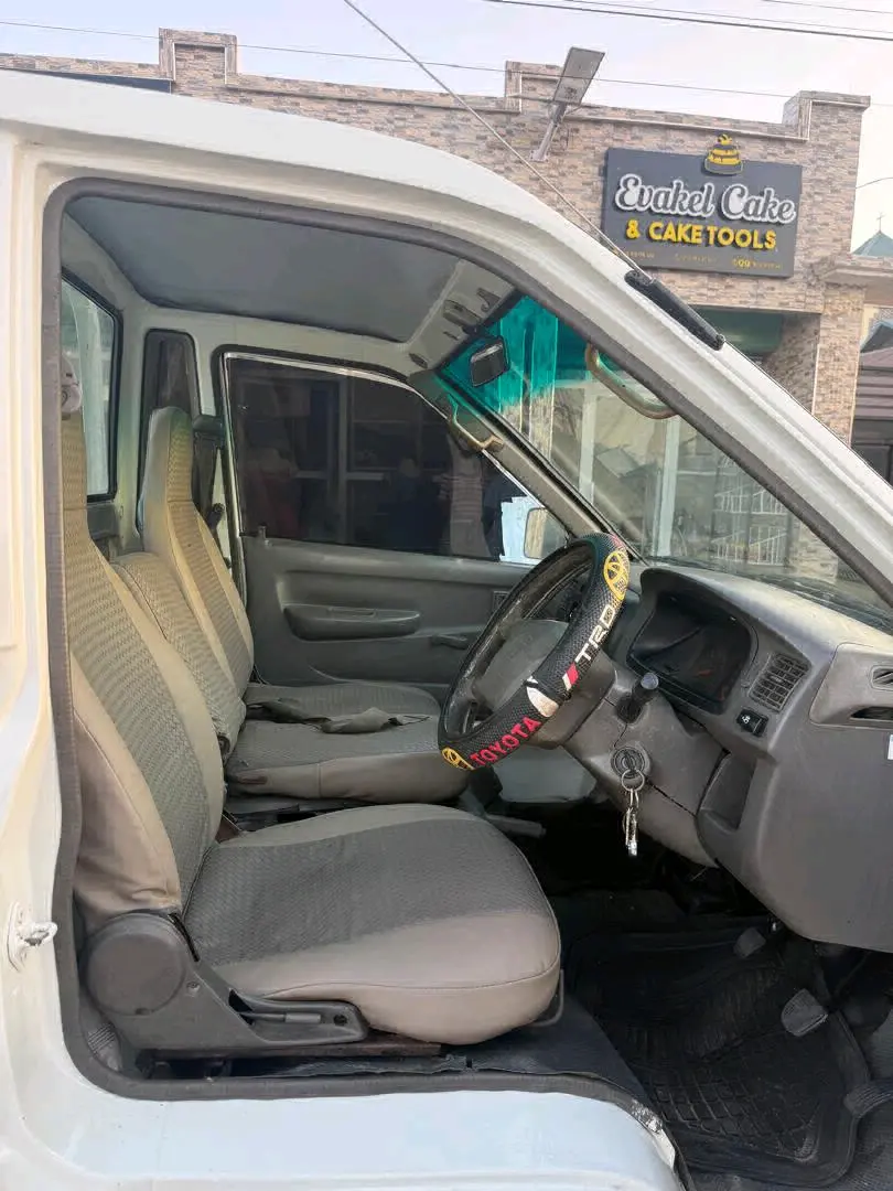 Toyota Townace Pickup (Reg DVK) thumbnail 8