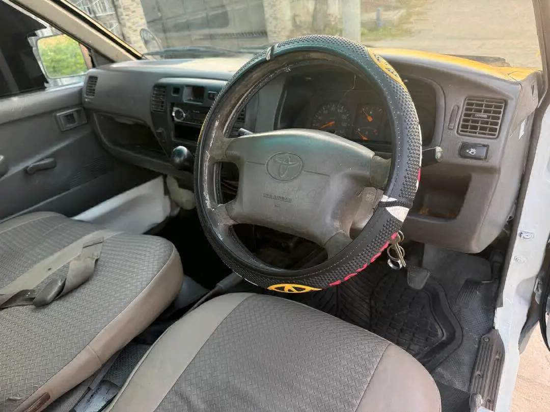 Toyota Townace Pickup (Reg DVK) thumbnail 9