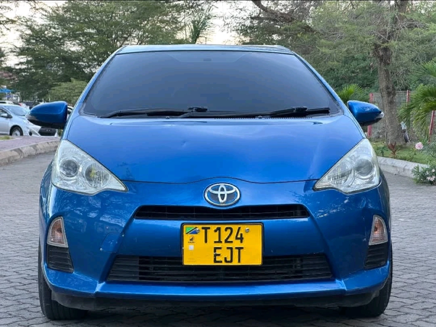 Blue Toyota Aqua Hybrid 2013 with Android TV